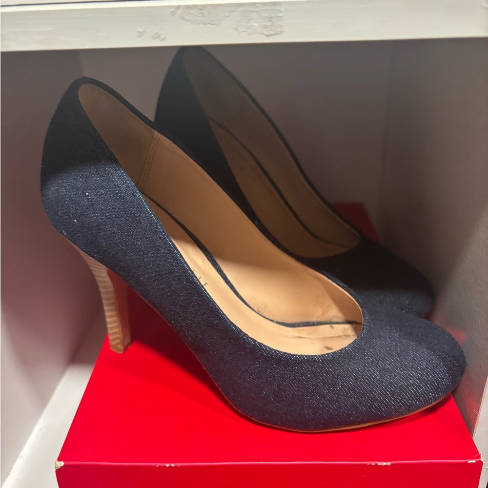 Kelly & Katie Navy Heels